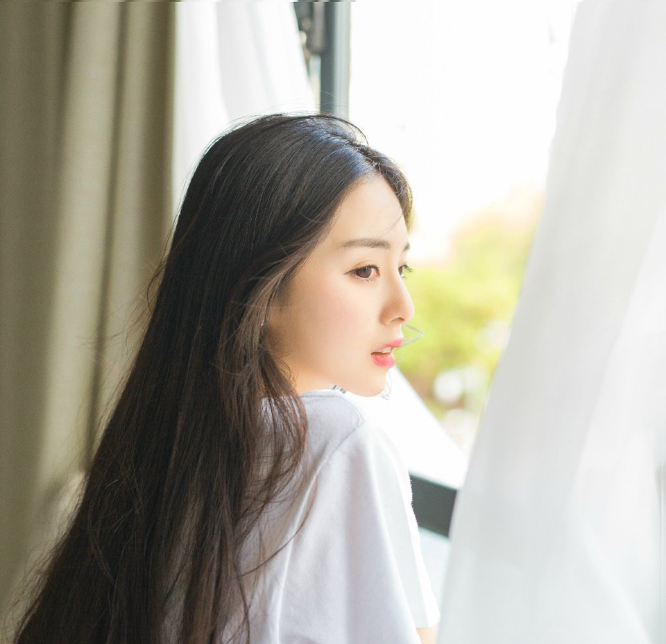 “笑话，公归公，私归私，怎能混为一谈？”刘璝面色难看的道。